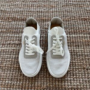 Casca White and Gray Sneakers - Size 8